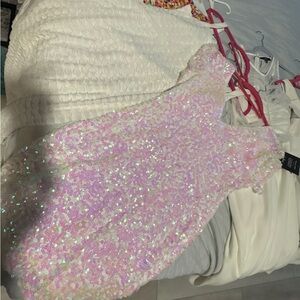 Sequin Dress + 4 unique white beach/evening dresses for casual or dressing up!